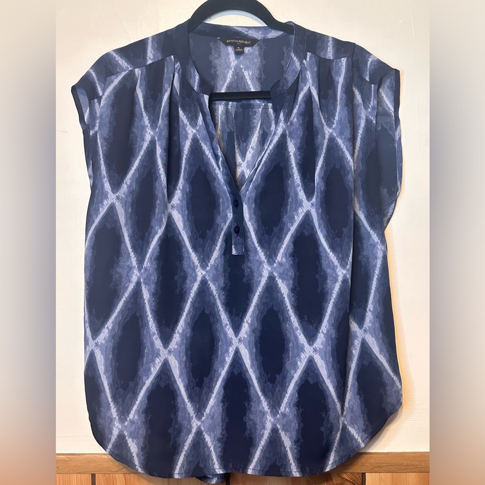 Banana Republic Navy Diamond Pattern Blouse